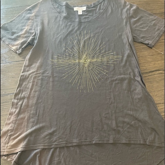 Sun & Shadow tee with gold foil design - Picture 1 of 9